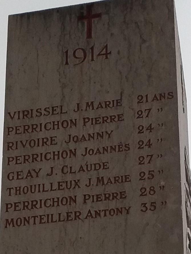 Monument aux morts st romain en jarez loire 10 annee 1914